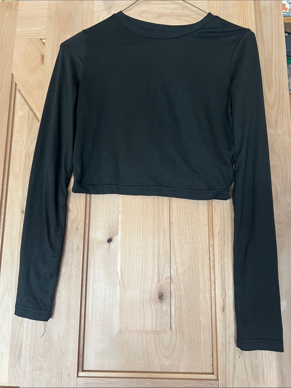 2 pack SHEIN Black and white Long-Sleeve Crewneck Crop Top - Picture 3 of 5